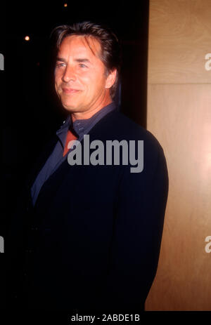 Beverly Hills, Kalifornien, USA, 16. März 1995 Schauspieler Don Johnson das Screening von der HBO Film" In der Verfolgung der Ehre' am 16. März 1995 an die WGA-Theater in Beverly Hills, Kalifornien, USA besucht. Foto von Barry King/Alamy Stock Foto Stockfoto