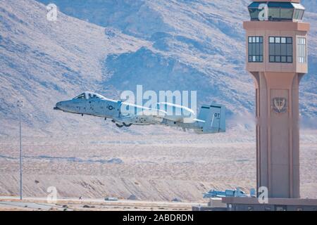 Las Vegas, Nov. 17: Republik Fairchild A-10 Thunderbolt II Demo im USAF Air Show in Nellis Air Force Base am 17.November, 2019 in Las Vegas, Nevada Stockfoto
