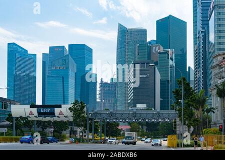 Singapur, Singapur - Dezember 23, 2015: Singapur Central Business District Skyline am sonnigen Tag Stockfoto