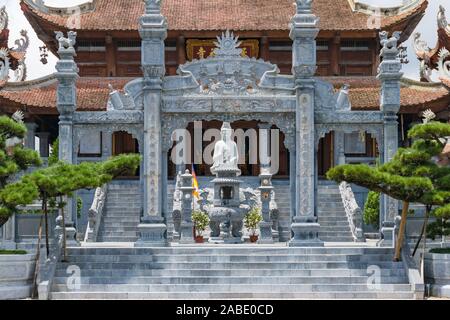 SaPa, Vietnam - 20. August 2017: Bao An Thien Tu Pagode Tempel in der Nähe von Fansipan Berg Stockfoto