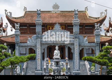 SaPa, Vietnam - 20. August 2017: Bao An Thien Tu Pagode Tempel in der Nähe von Fansipan Berg Stockfoto