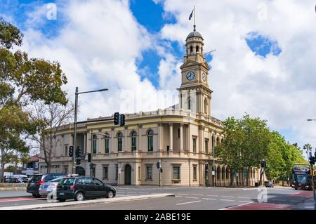 Sydney, Australien - 18. Oktober 2017: Paddington Rathaus auf der Oxford Street an einem sonnigen Tag Stockfoto