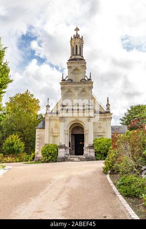 Eglise Saint Louis de Chambord neben dem berühmten Schloss Chambord im Loiretal, Zentrum Valle de Loire in Frankreich Stockfoto