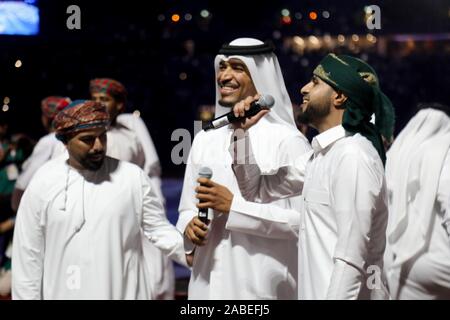 November 26, 2019: Doha, Katar. 25. November 2019. Die 24. Ausgabe des Arabian Gulf Cup beginnt an der Khalifa International Stadium in der katarischen Hauptstadt Doha. Amir Scheich Tamim Bin Hamad Al Thani eröffnete die 24. Ausgabe des Arabian Gulf Cup, die auch von der Mutter des Amir und von bedeutenden Beamten der Land besucht wurde. Irak, Jemen, den Vereinigten Arabischen Emiraten, Kuwait, Saudi Arabien, Bahrain und Oman, haben ihre Mannschaften zu den regionalen Veranstaltung, die von Katar zum vierten Mal gehostet wird gesendet. Das Eröffnungsspiel zwischen Katar und den Irak endete mit dem Sieg der irakischen Team (Credit Im Stockfoto