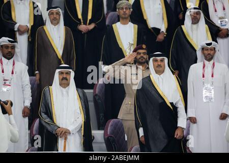 November 26, 2019: Doha, Katar. 25. November 2019. Die 24. Ausgabe des Arabian Gulf Cup beginnt an der Khalifa International Stadium in der katarischen Hauptstadt Doha. Amir Scheich Tamim Bin Hamad Al Thani eröffnete die 24. Ausgabe des Arabian Gulf Cup, die auch von der Mutter des Amir und von bedeutenden Beamten der Land besucht wurde. Irak, Jemen, den Vereinigten Arabischen Emiraten, Kuwait, Saudi Arabien, Bahrain und Oman, haben ihre Mannschaften zu den regionalen Veranstaltung, die von Katar zum vierten Mal gehostet wird gesendet. Das Eröffnungsspiel zwischen Katar und den Irak endete mit dem Sieg der irakischen Team (Credit Im Stockfoto
