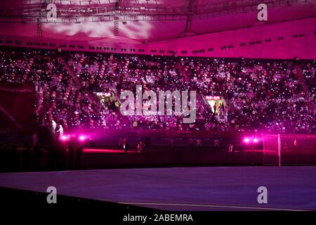 November 26, 2019: Doha, Katar. 25. November 2019. Die 24. Ausgabe des Arabian Gulf Cup beginnt an der Khalifa International Stadium in der katarischen Hauptstadt Doha. Amir Scheich Tamim Bin Hamad Al Thani eröffnete die 24. Ausgabe des Arabian Gulf Cup, die auch von der Mutter des Amir und von bedeutenden Beamten der Land besucht wurde. Irak, Jemen, den Vereinigten Arabischen Emiraten, Kuwait, Saudi Arabien, Bahrain und Oman, haben ihre Mannschaften zu den regionalen Veranstaltung, die von Katar zum vierten Mal gehostet wird gesendet. Das Eröffnungsspiel zwischen Katar und den Irak endete mit dem Sieg der irakischen Team (Credit Im Stockfoto