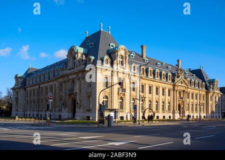 Die Stadt Luxemburg, Luxemburg - Januar 19, 2018: Ein Blick auf die 19 Liberte Gebäude, heute Sitz der Banque et Caisse d Epargne de l Etat, und Form Stockfoto