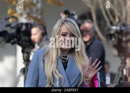 Washington, District of Columbia, USA. 26 Nov, 2019. Tiffany Trumpf, die Tochter des Präsidenten der Vereinigten Staaten Donald J. Trumpf, besucht die nationalen Thanksgiving Truthahn Präsentation im Rosengarten des Weißen Hauses in Washington, DC am Dienstag, November 26, 2019 Kreditkarten: Chris Kleponis/CNP/ZUMA Draht/Alamy leben Nachrichten Stockfoto