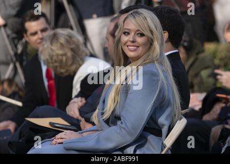 Washington, District of Columbia, USA. 26 Nov, 2019. Tiffany Trumpf, die Tochter des Präsidenten der Vereinigten Staaten Donald J. Trumpf, besucht die nationalen Thanksgiving Truthahn Präsentation im Rosengarten des Weißen Hauses in Washington, DC am Dienstag, November 26, 2019 Kreditkarten: Chris Kleponis/CNP/ZUMA Draht/Alamy leben Nachrichten Stockfoto