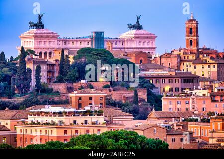 Wahrzeichen der Kapitolinischen Hügel bei Sonnenuntergang, Rom, Italien Stockfoto