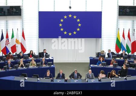 Straßburg, Frankreich. 27 Nov, 2019. Das Europäische Parlament hält eine Plenarsitzung an seinem Sitz in Straßburg, Frankreich, November 27, 2019. Das Europäische Parlament ist auf dem neuen Kollegium der Kommissionsmitglieder später Mittwoch zu stimmen. Credit: Zhang Cheng/Xinhua/Alamy leben Nachrichten Stockfoto