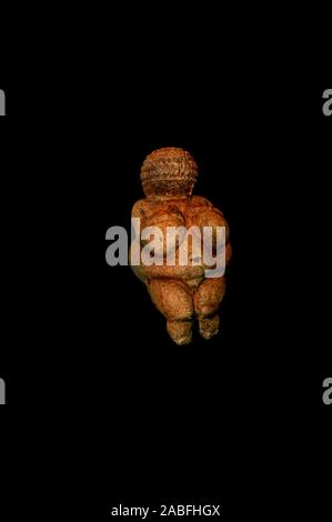 Die Venus von Willendorf ist eine 11,1 Zentimeter hoch (4.4 in.) Venus Figur etwa 30.000 v. Chr. gemacht worden zu sein. Es war am 7. August 1908 gefunden, duri Stockfoto