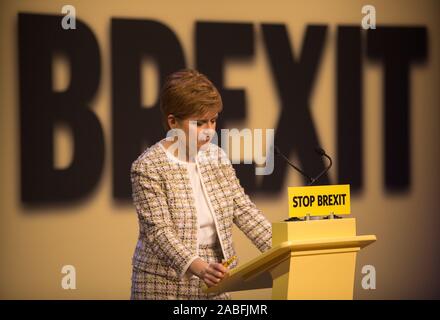 Glasgow, UK. 27. November 2019. Erster Minister von Schottland und Leiter der Scottish National Party, Nicola Stör, startet die SNP-Wahlprogramm für die Bundestagswahl 2019, auf einer Party Rally in Glasgow. Quelle: Jeremy Sutton-Hibbert / alamy Leben Nachrichten. Stockfoto