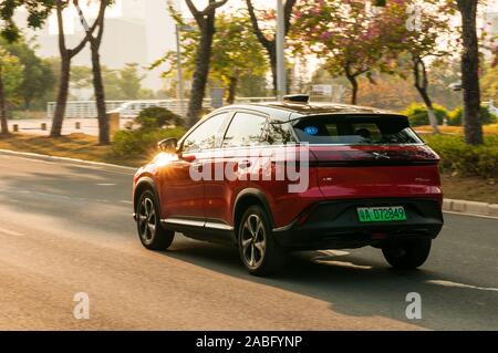 Eine Xpeng G3, aus einem chinesischen EV Anlauf, um in Guangzhou fahren. Stockfoto