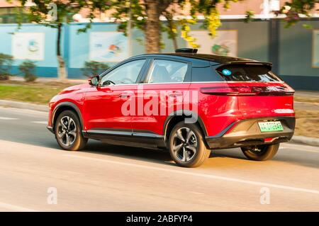 Eine Xpeng G3, aus einem chinesischen EV Anlauf, um in Guangzhou fahren. Stockfoto