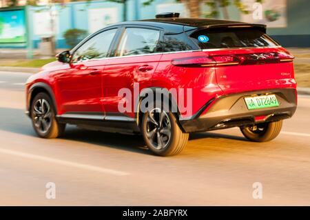 Eine Xpeng G3, aus einem chinesischen EV Anlauf, um in Guangzhou fahren. Stockfoto