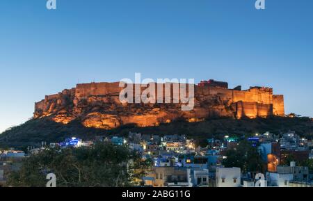 Jodhpur, Rajasthan, Indien; 24-Feb-2019;ein Panoramablick auf die Mehrangarh Fort am Abend Stockfoto