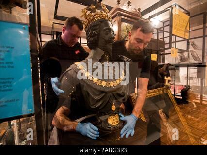 Der ursprüngliche Markt eine Skulptur, eine Büste von König Karl I von Hubert Le Sueur, verschoben wird in der Vitrine an der Novium Museum, als es wieder in seiner ursprünglichen Heimat in Chichester auf Darlehen von Tate Britain. Stockfoto