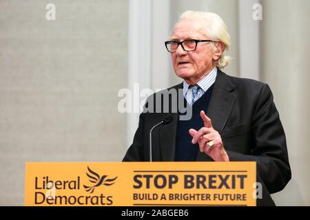 London, Großbritannien. 27 Nov, 2019. Ehemalige konservative Stellvertretender Premierminister, Herrn Michael Heseltine spricht zu Liberaldemokratischen Partei Aktivisten und Mitglieder der Medien in De Vere Grand Connaught Zimmer, Holborn über Brexit und die kommende Bundestagswahl. Die Briten gehen zu den Abstimmungen am 12. Dezember in einer allgemeinen Wahl. Credit: Dinendra Haria/Alamy leben Nachrichten Stockfoto