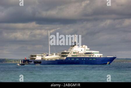 Motor Yacht Le Grand Bleu - durch drei Reiche und Berühmte Leute bisher in Familienbesitz. Stockfoto