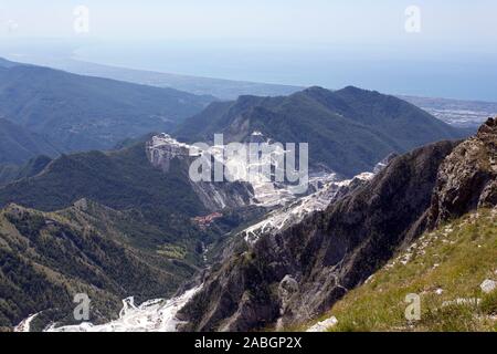 Panorama vom Monte Sagro in die Apuanischen Alpen, Italien Stockfoto