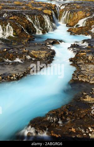 Wild Bruarfoss Wasserfall in Island Stockfoto