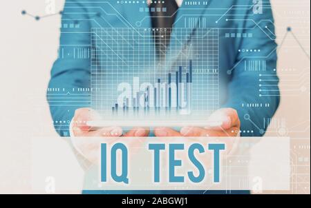 Wort schreiben Text IQ Test. Business foto Präsentation versuchen, ihre kognitive Fähigkeit huanalysis Intelligenz zu messen. Stockfoto