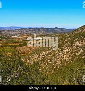 Blick über das Tal von der Einsiedelei von Saint Lucia und Saint Benet, Alcossebre, Spanien Stockfoto