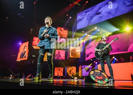 Zürich, Schweiz. 22., November 2019. Die italienischen Pop Duo Benji & Fede führt ein Live Konzert während der Energy Star-Nacht 2019 im Hallenstadion in Zürich. (Foto: Gonzales Foto - Tilman Jentzsch). Stockfoto