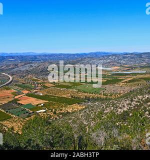 Blick über das Tal von der Einsiedelei von Saint Lucia und Saint Benet, Alcossebre, Spanien Stockfoto