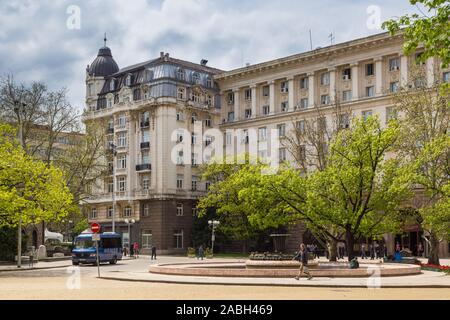 Sofia, Bulgarien - 30 April 2015: Ministerium für Bildung und Wissenschaft der Republik Bulgarien auf der Grundlage des zentralen Battenberg Square entfernt. Stockfoto