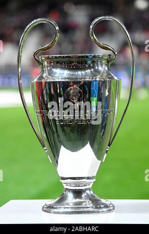 Lille, Frankreich. 27 Nov, 2019. Stade Pierre-Mauroy, Champions League Fußball Saison 2019 / 2020. Der Europacup während des Spiels Lille OSC - Ajax. Credit: Pro Schüsse/Alamy leben Nachrichten Stockfoto