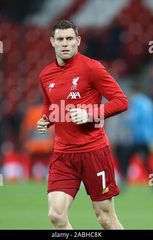 Liverpool, Großbritannien. 27 Nov, 2019. James Milner von Liverpool an schaut während der Aufwärmphase. UEFA Champions League Gruppe E übereinstimmen, Liverpool v Napoli bei Anfield Stadion in Liverpool am Mittwoch, den 27. November 2019. Dieses Bild dürfen nur für redaktionelle Zwecke verwendet werden. Nur die redaktionelle Nutzung, eine Lizenz für die gewerbliche Nutzung erforderlich. Keine Verwendung in Wetten, Spiele oder einer einzelnen Verein/Liga/player Publikationen. pic von Chris Stading/Andrew Orchard sport Fotografie/Alamy Live news Credit: Andrew Orchard sport Fotografie/Alamy leben Nachrichten Stockfoto