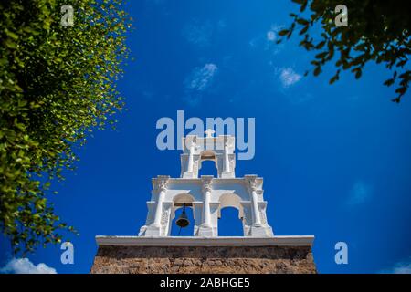 Tempel der Gottesmutter von Zapopan, oder der Zapopan Kapelle in der Stadt von Alamos, Sonora, Mexiko. Es ist ein historisches Denkmal durch das Nationale Institut für Anthropologie und Geschichte, INAH. Alamos ist eine zauberhafte Kolonialstadt. Diese mexikanische Villa wurde als Real de Los Alamos oder Los Frayles bekannt. Die Stadt Portale. Reisen, Tourismus, Architektur, Reiseziel, im Freien. © (© Foto: LuisGutierrez/NortePhoto.com) Templo de Nuestra Señora de Zapopan, o la capilla de Zapopan en la Villa de Alamos, Sonora, Mexiko. Es monumento Históricopor el Instituto Nacional de Antropología e Historia, INAH. Alamo Stockfoto