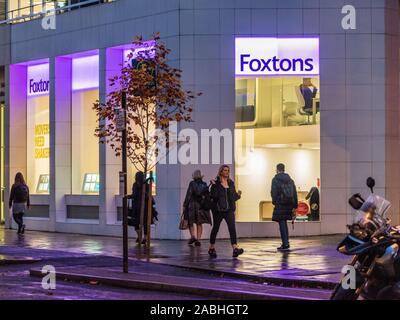 Foxtons London - foxtons Immobilien Agentur Büros in High Holborn in London Stockfoto