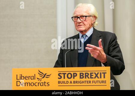 Ausgewiesene Konservative grandee, Lord Michael Heseltine spricht zu den Medien während einer liberalen Demokraten Pressekonferenz. Ehemaliger Stellvertretender Premierminister unterstützt die Liberalen Kandidaten - Sam Gyimah, der sich in Kensington und Chuka Umunna Wer steht für die Städte von London und Westminster. Beide Liberalen Kandidaten stehen gegen die Konservativen auf Anti-brexit Manifeste. Stockfoto