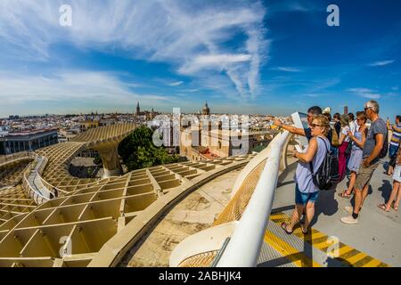 Mettopol Sonnenschirm oder Incarnacion der Pilze eine hölzerne Struktur in La Encarnacion Platz in Sevilla, Spanien Stockfoto