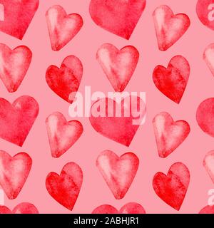 Nahtlose Muster mit Handgemalten Aquarell roten Herzen auf rosa Hintergrund. Perfekt für den Valentinstag Stockfoto