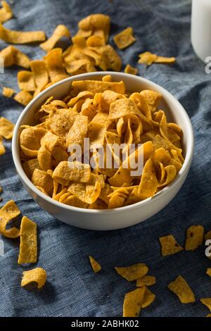 Crunchy Salt Mais Chips bereit zu Essen Stockfoto