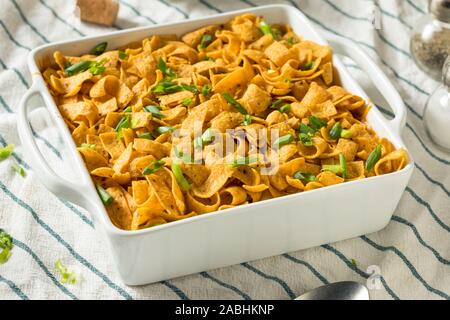 Hausgemachte Frito PIe mexikanische Kasserolle mit Käse und Bohnen Stockfoto