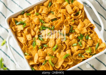 Hausgemachte Frito PIe mexikanische Kasserolle mit Käse und Bohnen Stockfoto