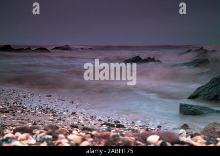 Schottische Solway Seascape lange Aufnahmen mit abstrakte Komposition und dramatische Farben Stockfoto