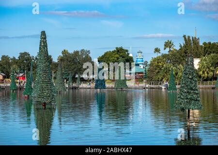 Orlando, Florida. November 22, 2019. Weihnachtsbäume auf See in Seaworld Stockfoto