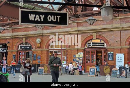 Weit weg vom Bahnhof Moor Street, Birmingham, West Midlands, England, Großbritannien, historischer Bahnhof, B4 7UL Stockfoto