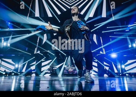 Zürich, Schweiz. 22., November 2019. Der deutsche Produzent und DJ-Duo YouNotUs führt ein Live Konzert während der Energy Star-Nacht 2019 im Hallenstadion in Zürich. (Foto: Gonzales Foto - Tilman Jentzsch). Stockfoto