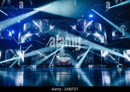 Zürich, Schweiz. 22., November 2019. Der deutsche Produzent und DJ-Duo YouNotUs führt ein Live Konzert während der Energy Star-Nacht 2019 im Hallenstadion in Zürich. (Foto: Gonzales Foto - Tilman Jentzsch). Stockfoto