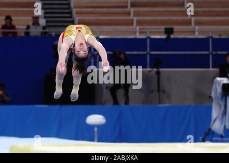 Tokio, Japan. 28 Nov, 2019. Huang Jingyi von China konkurriert während der Frauen Tumbling Qualifikationen auf der 34 Abb. Trampolin Turn-WM in Tokio, Japan, November 28, 2019. Credit: Du Xiaoyi/Xinhua/Alamy leben Nachrichten Stockfoto