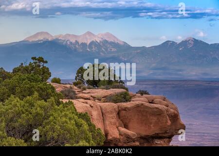 Gran View Point, Canyonlands National Park, Utah, USA. Atemberaubende Schluchten, Tafelberge und Kuppen, die von den Colorado, Grün und Nebenflüssen erodiert Stockfoto