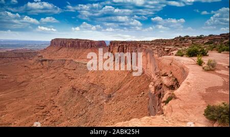 Gran View Point, Canyonlands National Park, Utah, USA. Atemberaubende Schluchten, Tafelberge und Kuppen, die von den Colorado, Grün und Nebenflüssen erodiert Stockfoto