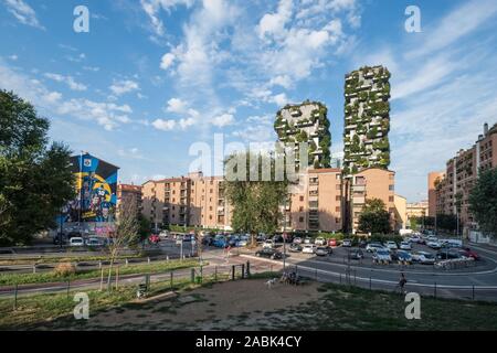 Italien, Mailand: Die Bosco Verticale (vertikale Wald) Wohntürme, Gebäude mit grünen Wänden vom Architekten Stefano Boeri Im Bezirk konzipiert Stockfoto